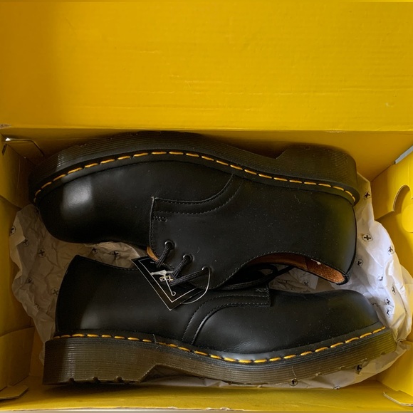 Doc Martens 1925 Oxford Shoes - Picture 12 of 12